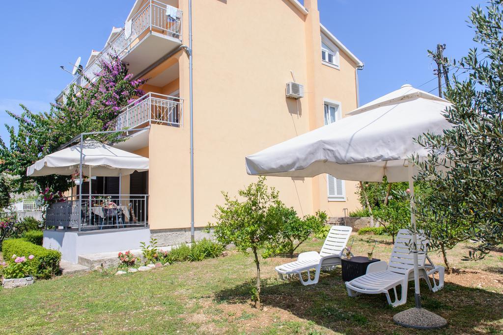Apartments Grgic Trogir Exterior photo