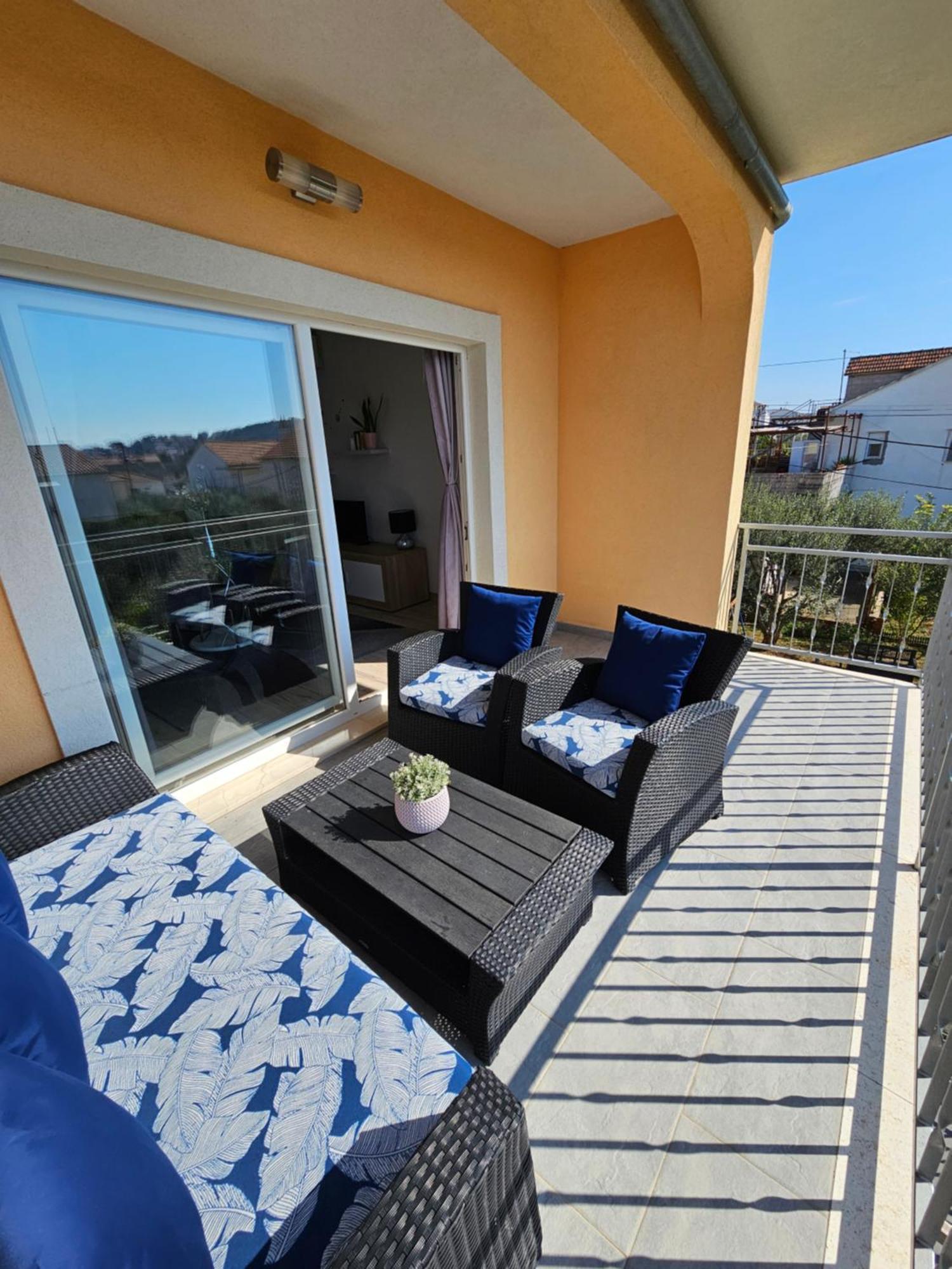 Apartments Grgic Trogir Exterior photo