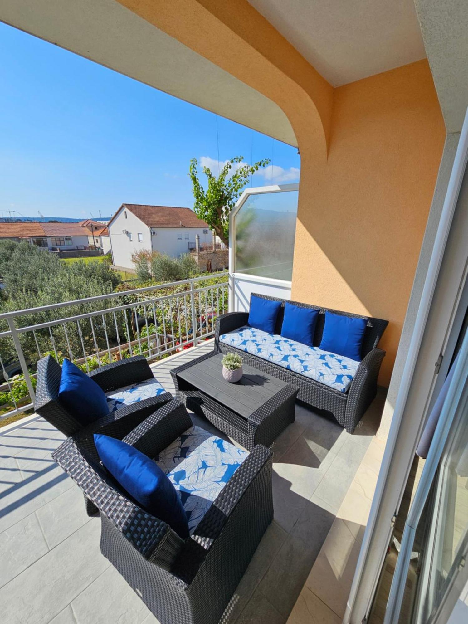 Apartments Grgic Trogir Exterior photo